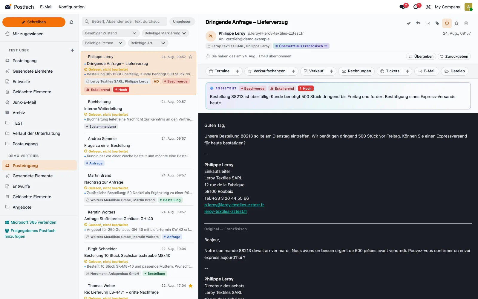 Derselbe Mail-Client im hellen Modus: dieselben drei Spalten, dieselbe Nachrichtenliste, dunkler Text auf hellem Grund.