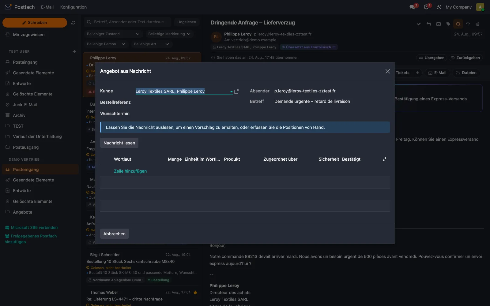 Der Dialog „Angebot aus Nachricht“ über dem Postfach: oben Kunde, Absender und Betreff, darunter der Hinweis, die Nachricht auslesen zu lassen, und die noch leere Positionstabelle mit den Spalten Wortlaut, Menge, Einheit im Wortlaut, Produkt, Zugeordnet über, Sicherheit und Bestätigt.